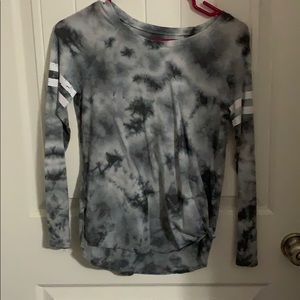 tie dye long sleeve w/ small knot
